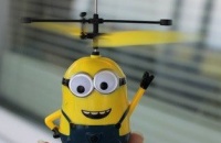 Игрушка летающий Миньон - креативный подарок для вашего ребенка